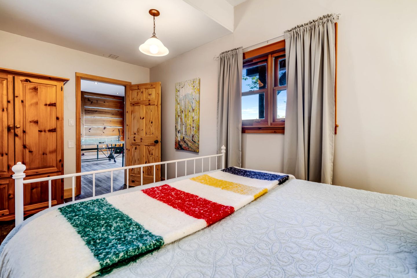 Gorgeous Lakefront Cabin with Fireplace in Huntsville, Ontario