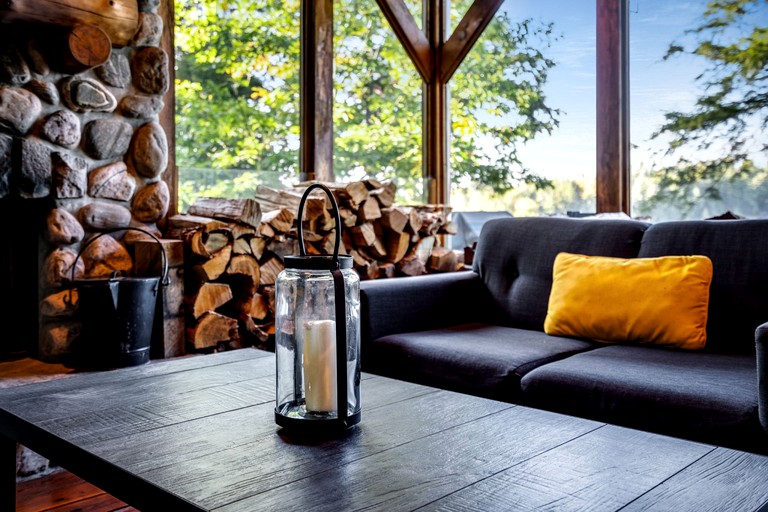 Cabins (Canada, Huntsville, Ontario)