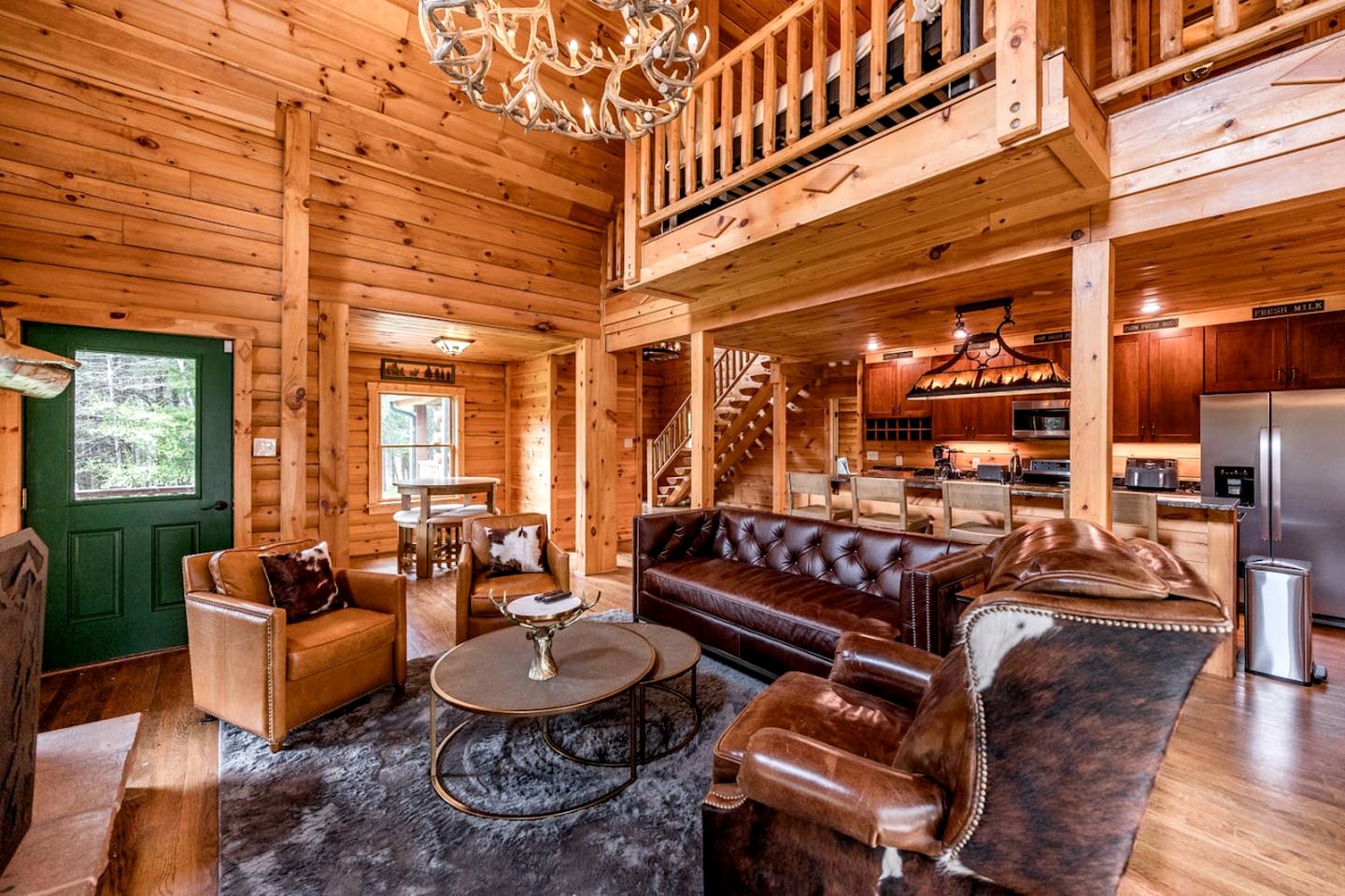 Awesome Wooden Cabin with Stunning Sights in Forest, Virginia