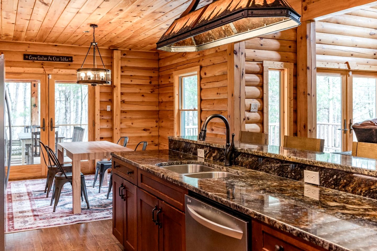 Awesome Wooden Cabin with Stunning Sights in Forest, Virginia