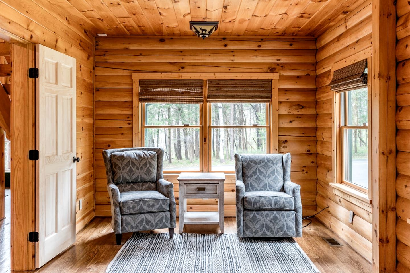 Awesome Wooden Cabin with Stunning Sights in Forest, Virginia