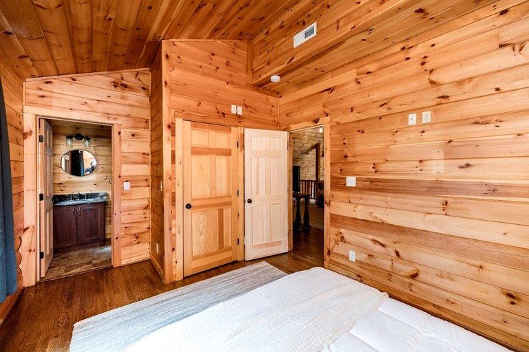 Cabins (United States of America, Forest, Virginia)