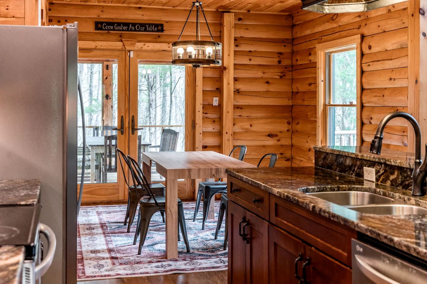 Awesome Wooden Cabin with Stunning Sights in Forest, Virginia