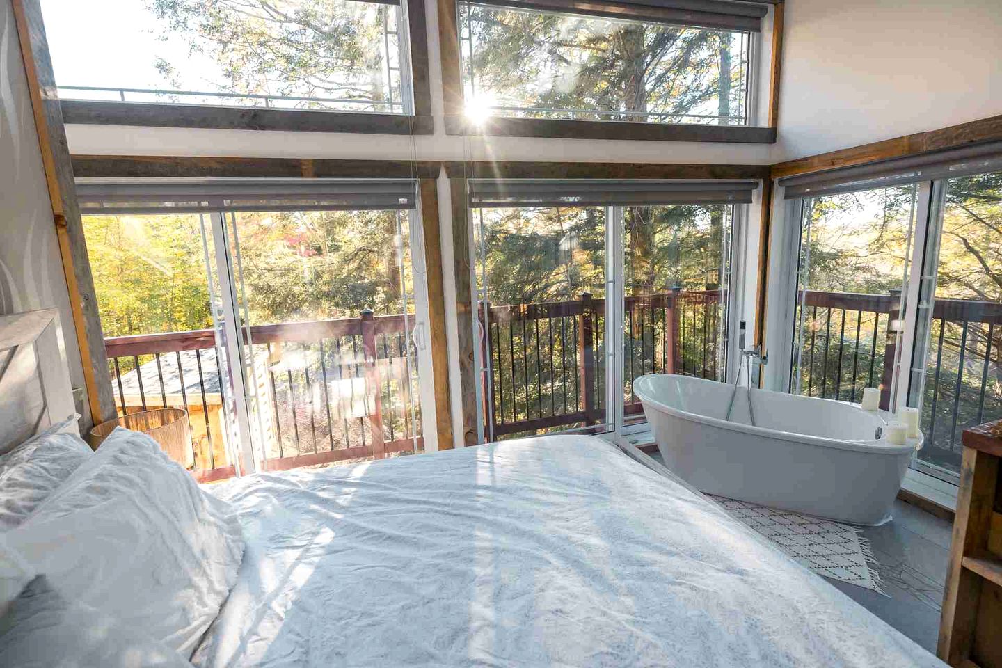Gorgeous Luminous Cabin with Incredible Deck, Hot-Tub and Majestic Views in Quebec