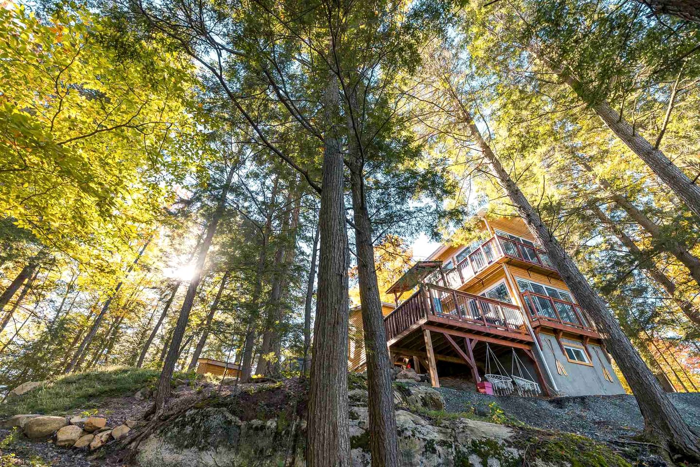Gorgeous Luminous Cabin with Incredible Deck, Hot-Tub and Majestic Views in Quebec
