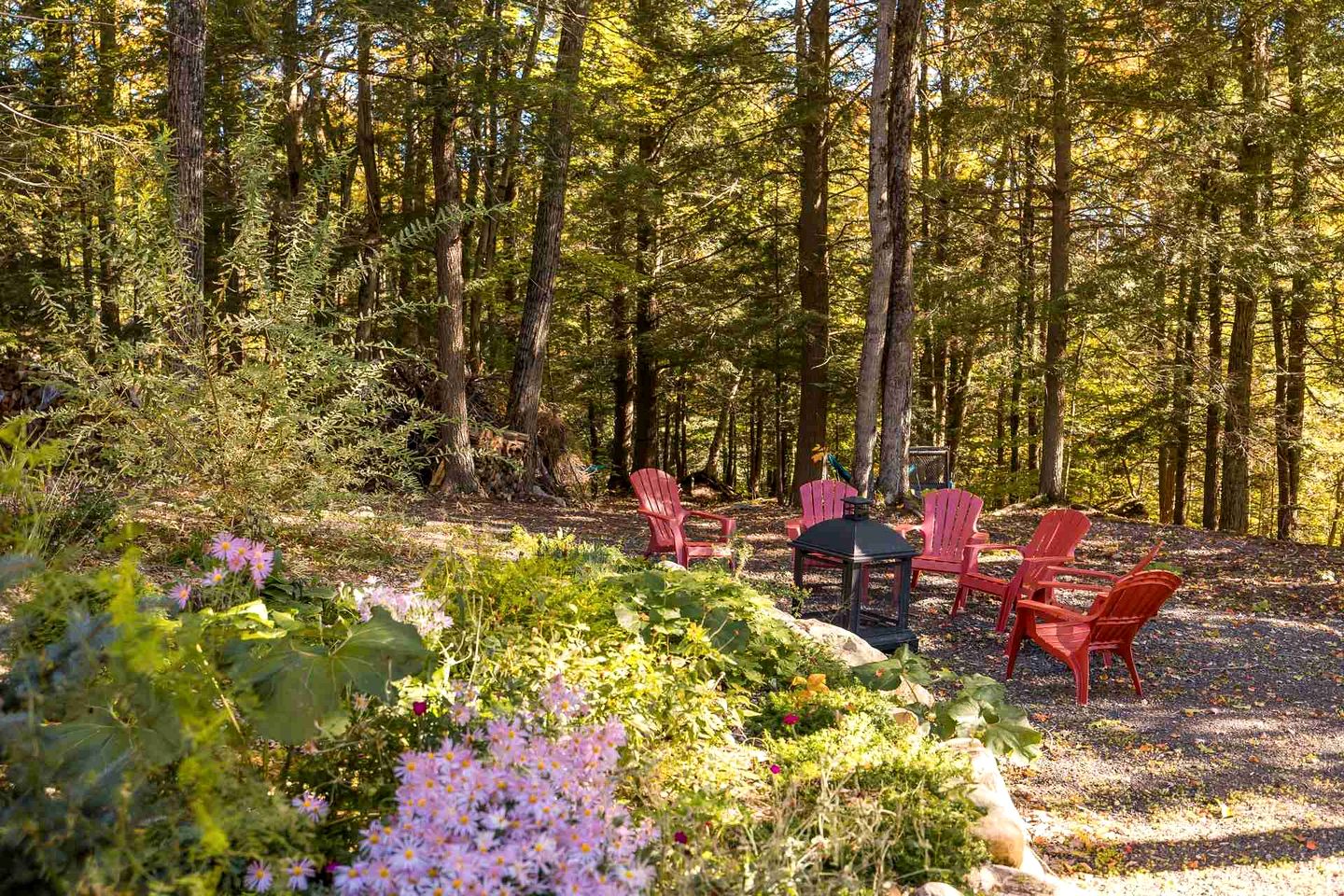 Gorgeous Luminous Cabin with Incredible Deck, Hot-Tub and Majestic Views in Quebec