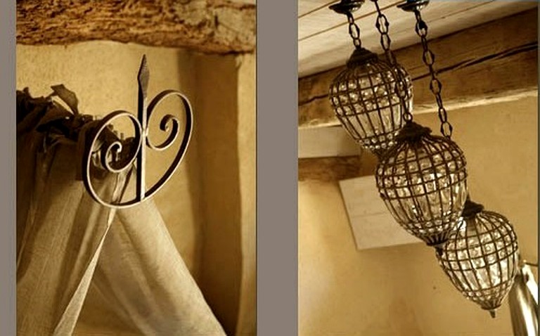 Cottages (Beaumes de Venise, Provence-Alpes-Côte d'Azur, France)