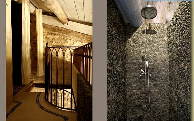 Cottages (Beaumes de Venise, Provence-Alpes-Côte d'Azur, France)