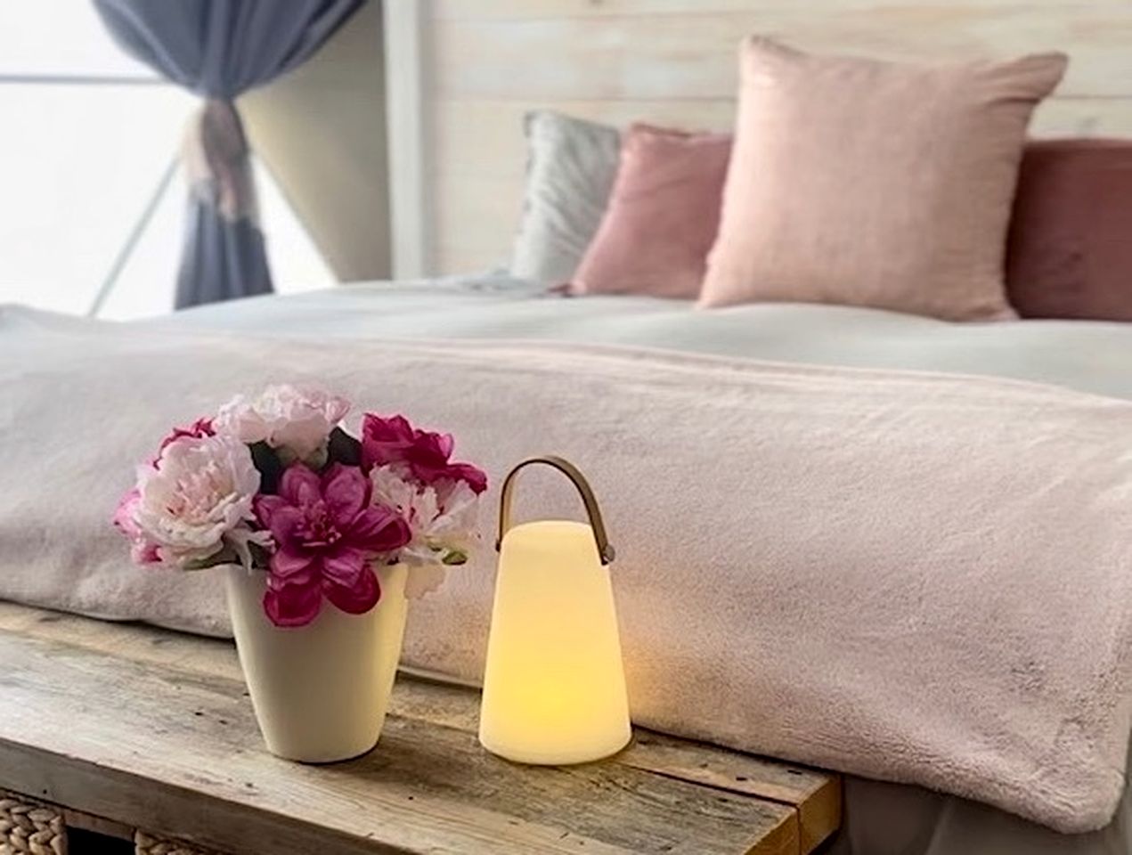 Gorgeous Modern Dome Surrounded by Nature for a Romantic Glamping Escape in Deer Lake, Ontario