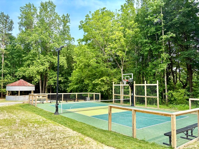 Cabins (United States of America, Henderson, North Carolina)