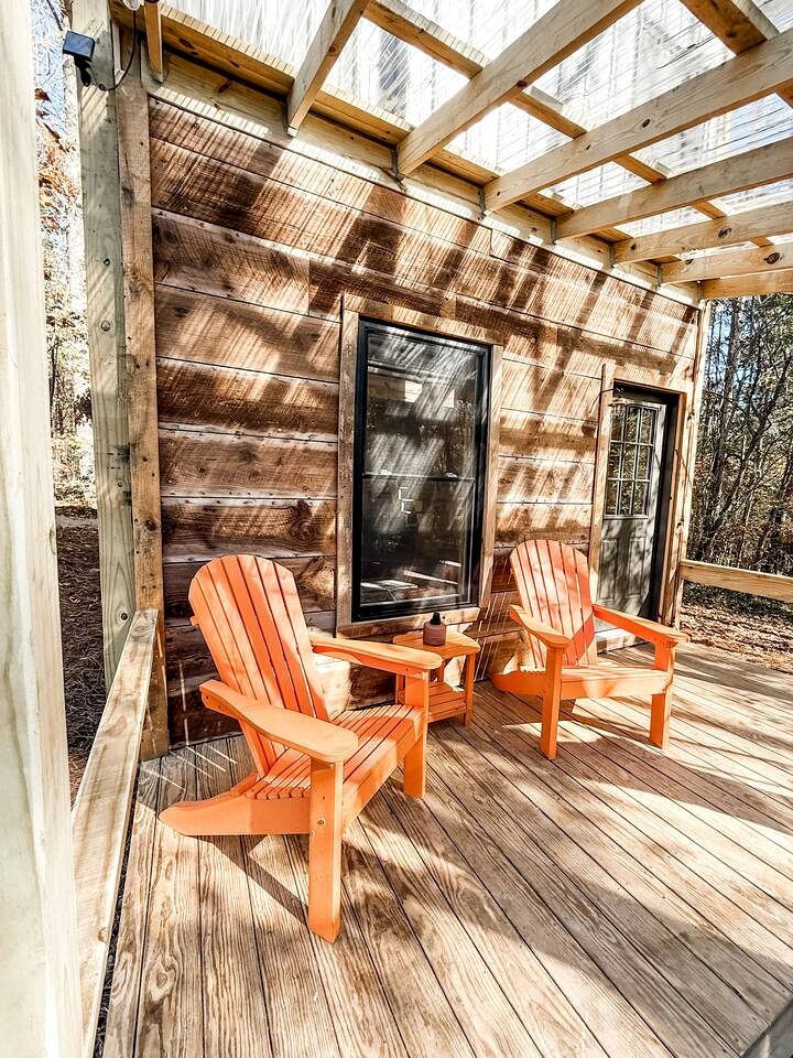 Gorgeous Modern Loft Cabin on a Working Farm by Kerrs Lake for a Unique Getaway near Henderson, North Carolina