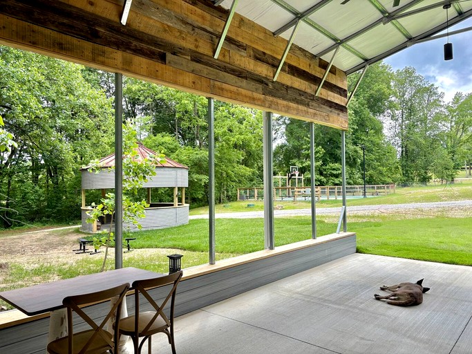 Cabins (United States of America, Henderson, North Carolina)