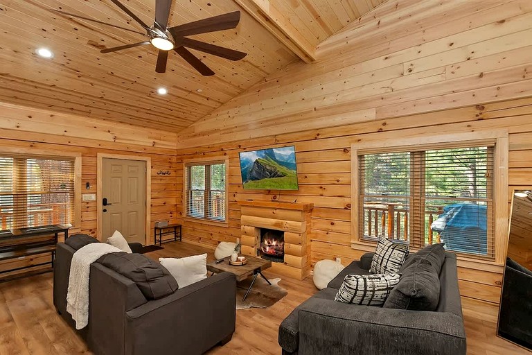 Log Cabins (United States of America, Big Bear, California)