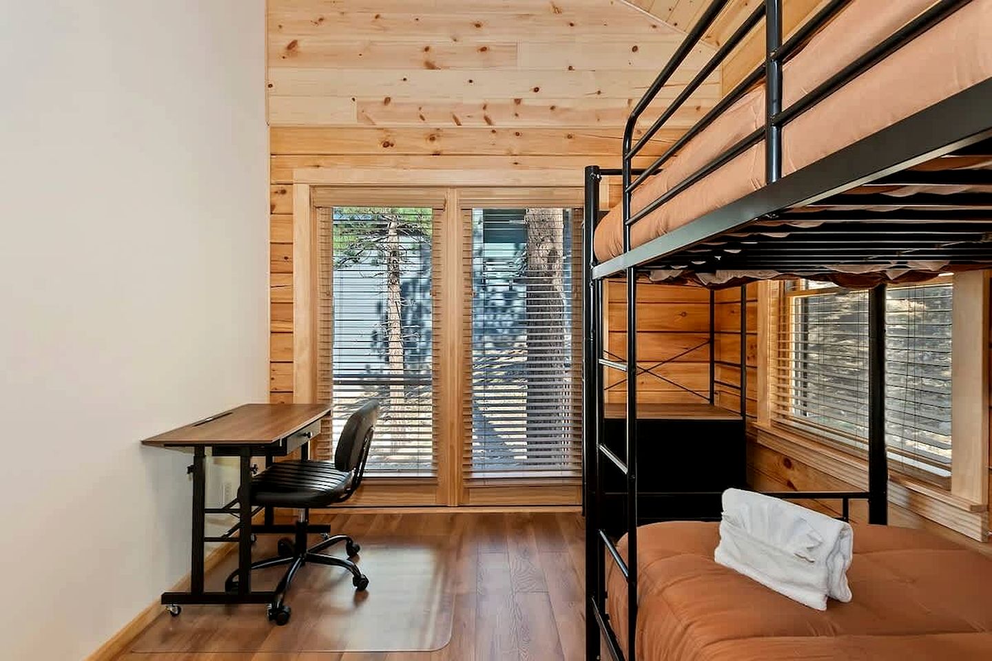 Gorgeous Modern Log Cabin Nestled in the Woods in Big Bear, California