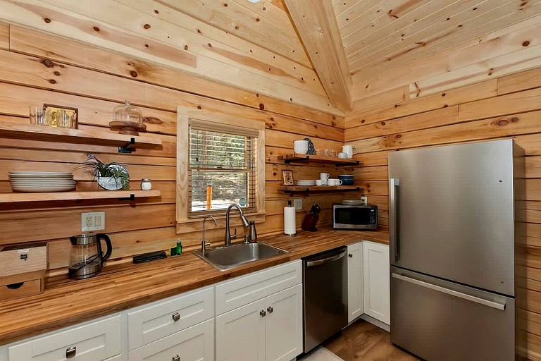 Log Cabins (United States of America, Big Bear, California)