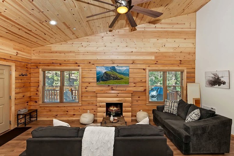 Log Cabins (United States of America, Big Bear, California)