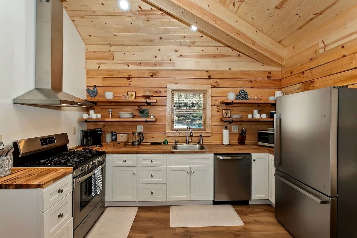 Gorgeous Modern Log Cabin Nestled in the Woods in Big Bear, California