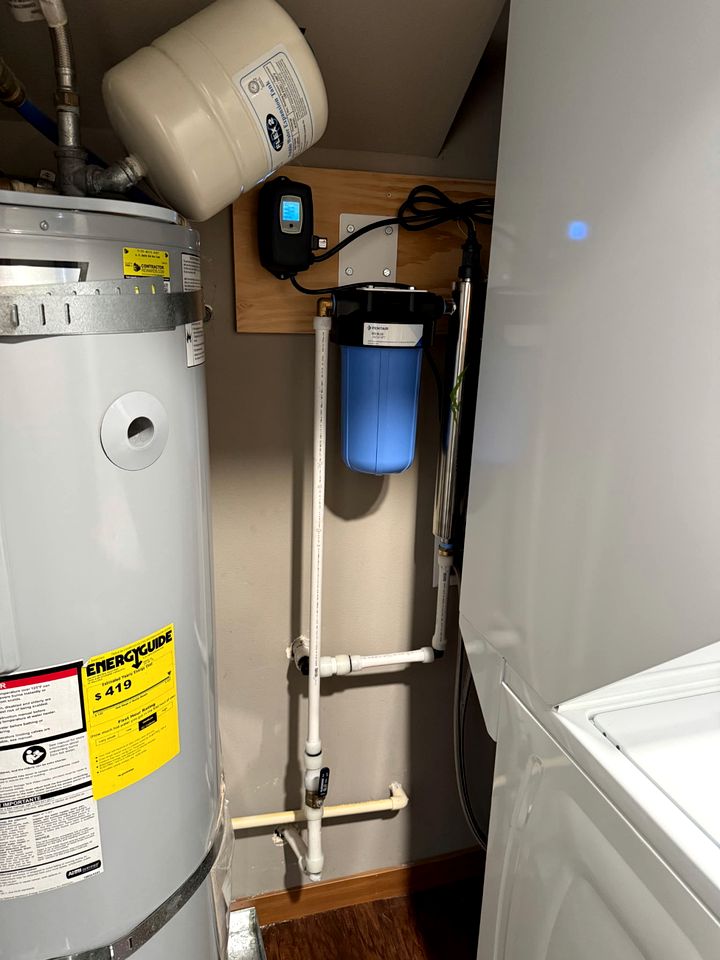 Gorgeous Mountain Cabin with Yard, Hot-Tub and Fire Pit in Washington