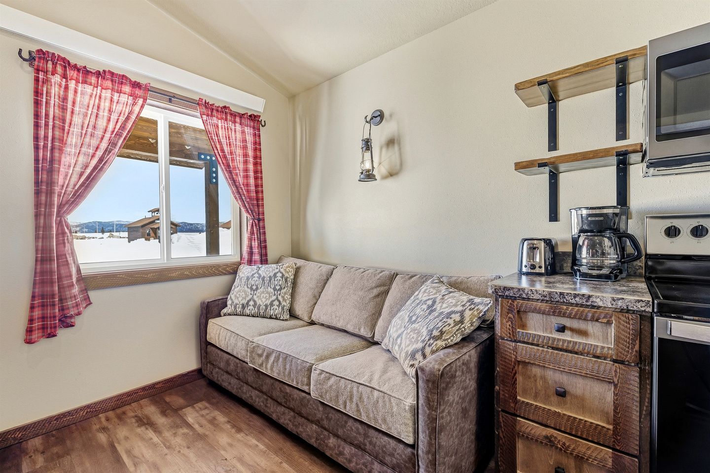 Old West Escapes, Pony Express in Island Park, ID