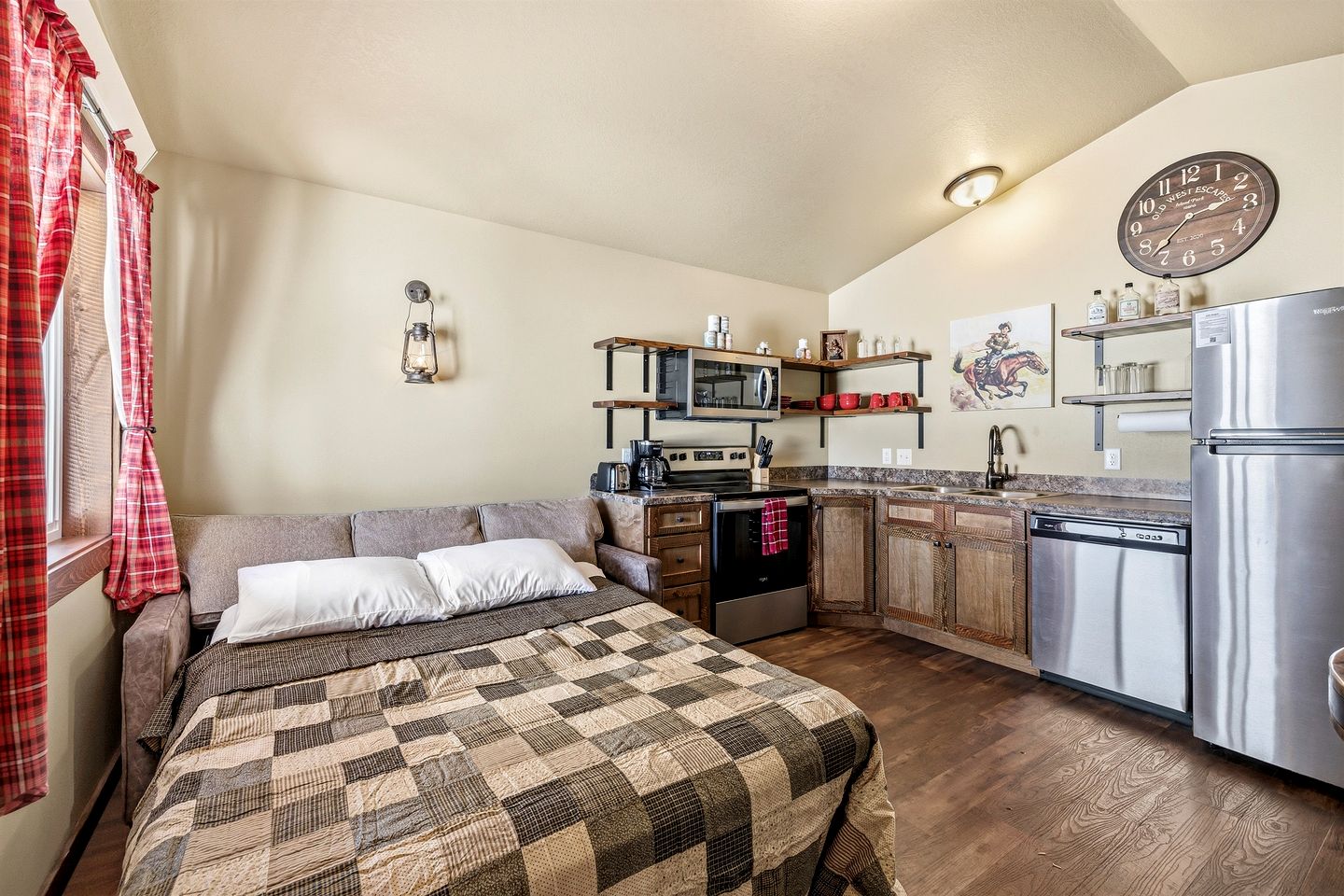 Old West Escapes, Pony Express in Island Park, ID