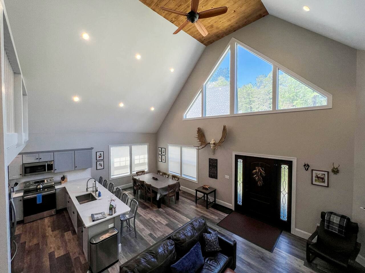 Gorgeous Riverfront Cabin with Games in North Conway, New Hampshire