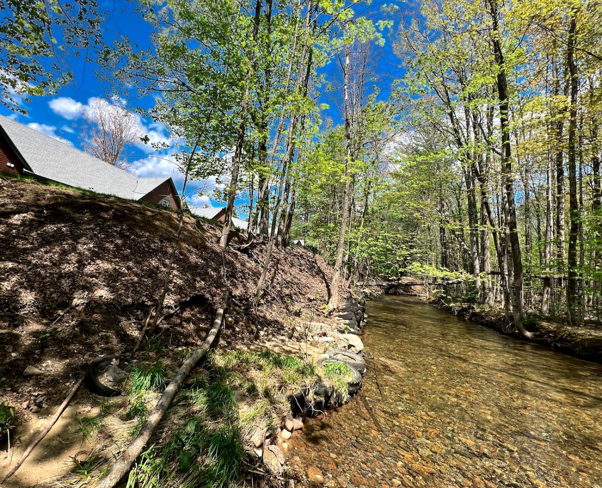 Gorgeous Riverfront Cabin with Games in North Conway, New Hampshire