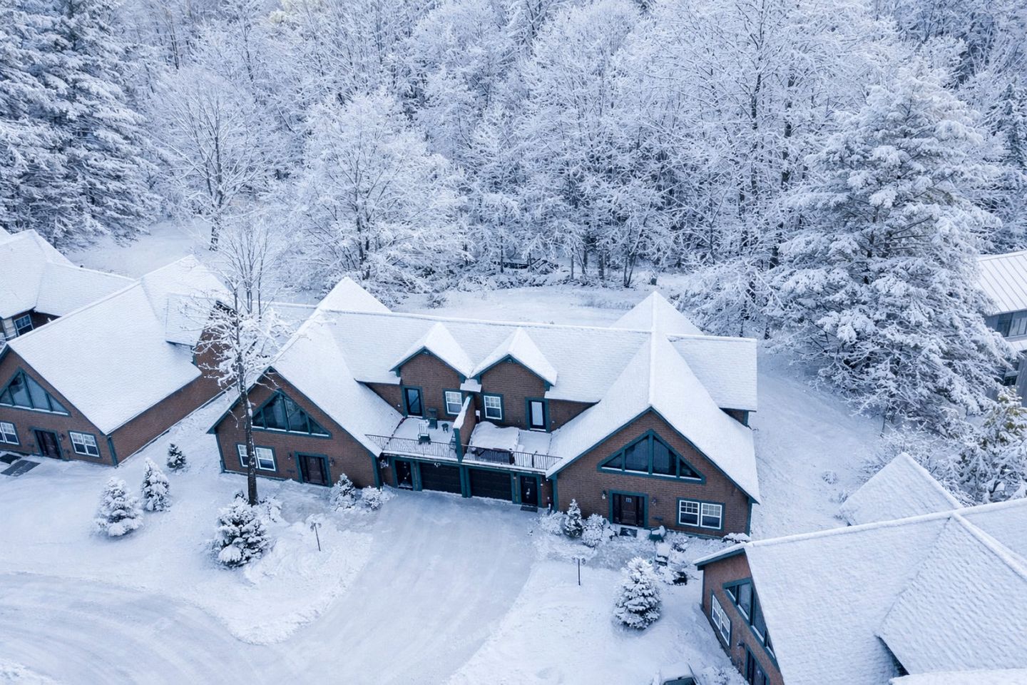 Gorgeous Riverfront Cabin with Games in North Conway, New Hampshire