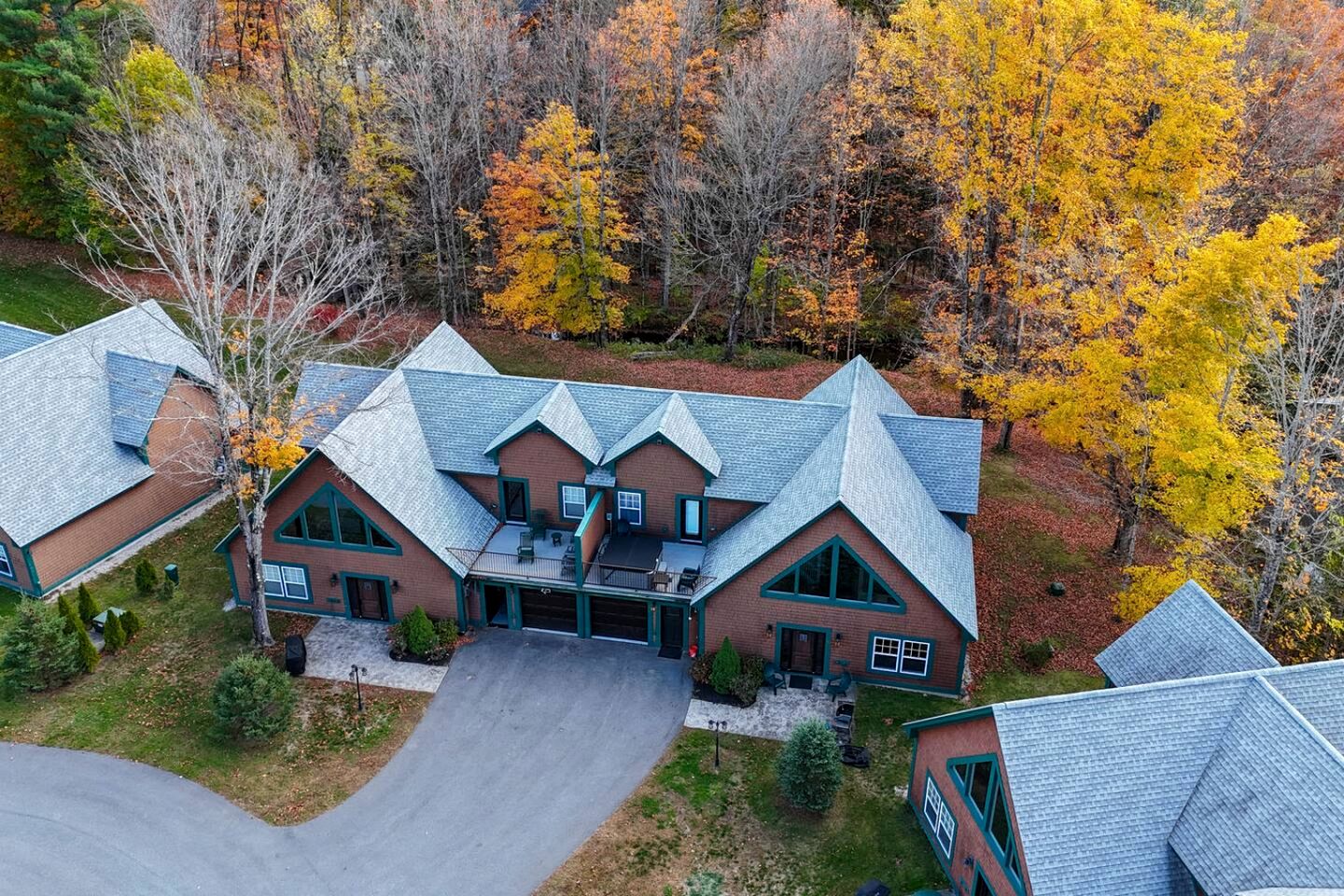 Gorgeous Riverfront Cabin with Games in North Conway, New Hampshire