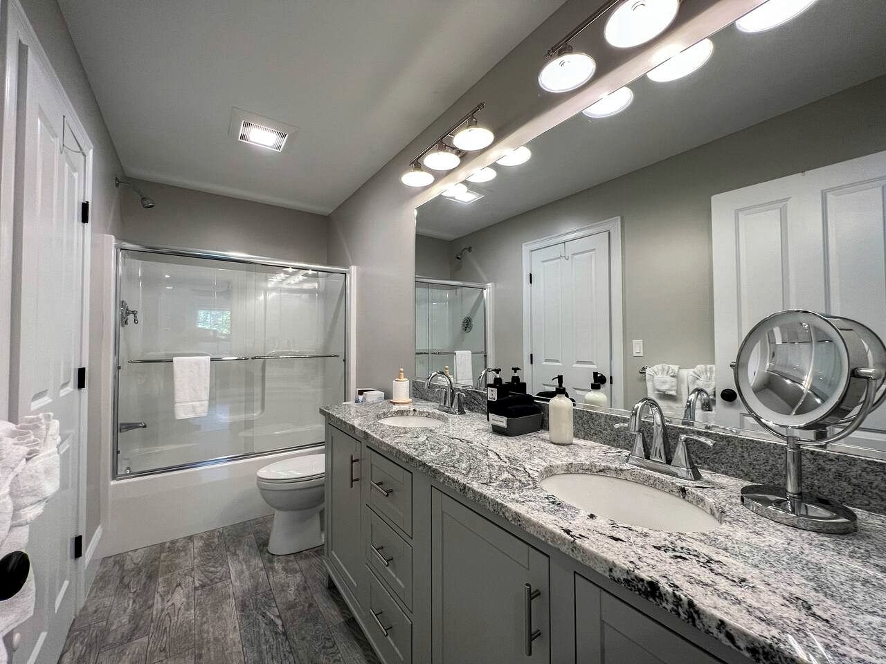 Gorgeous Riverfront Cabin with Games in North Conway, New Hampshire