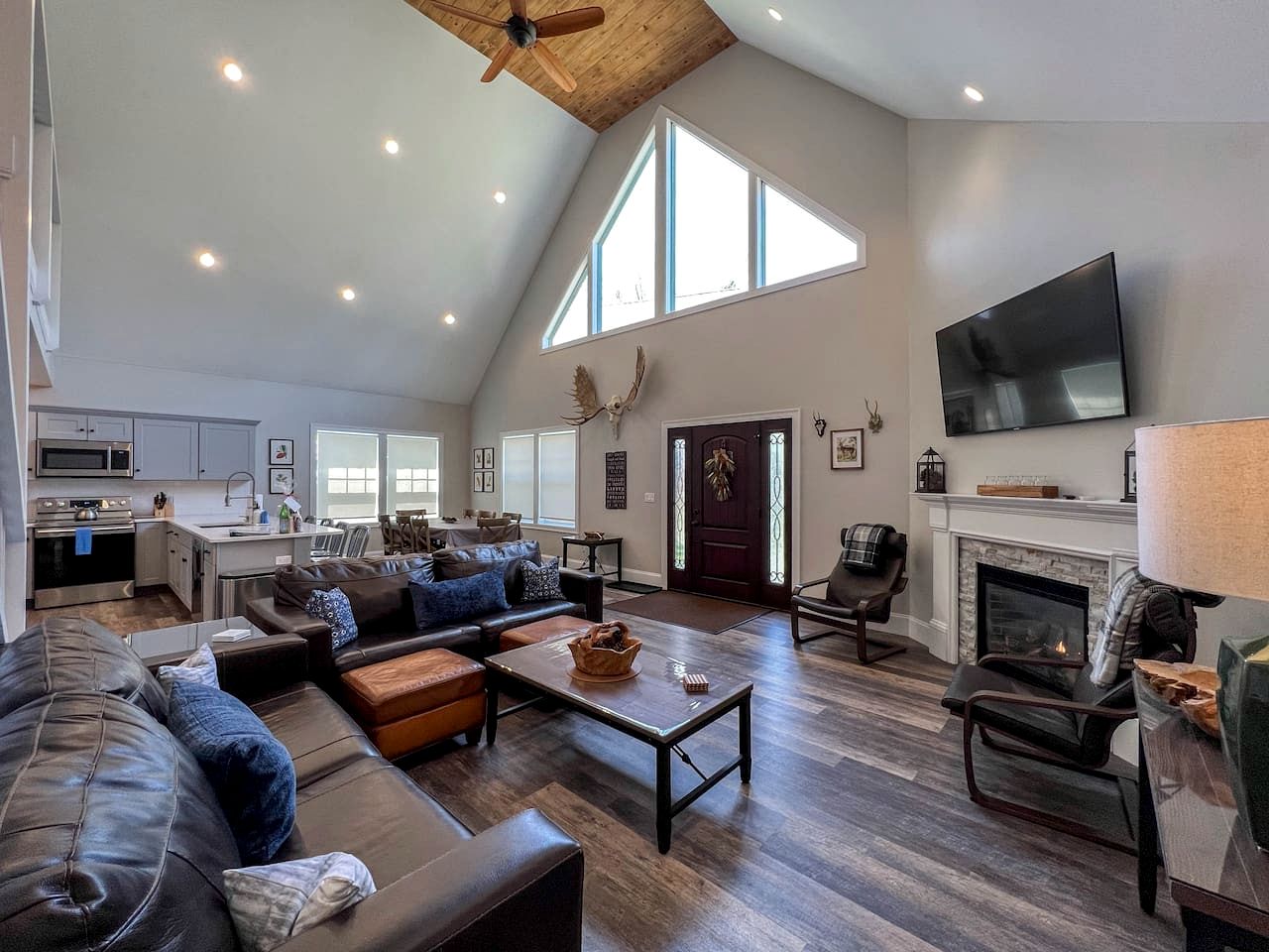 Gorgeous Riverfront Cabin with Games in North Conway, New Hampshire