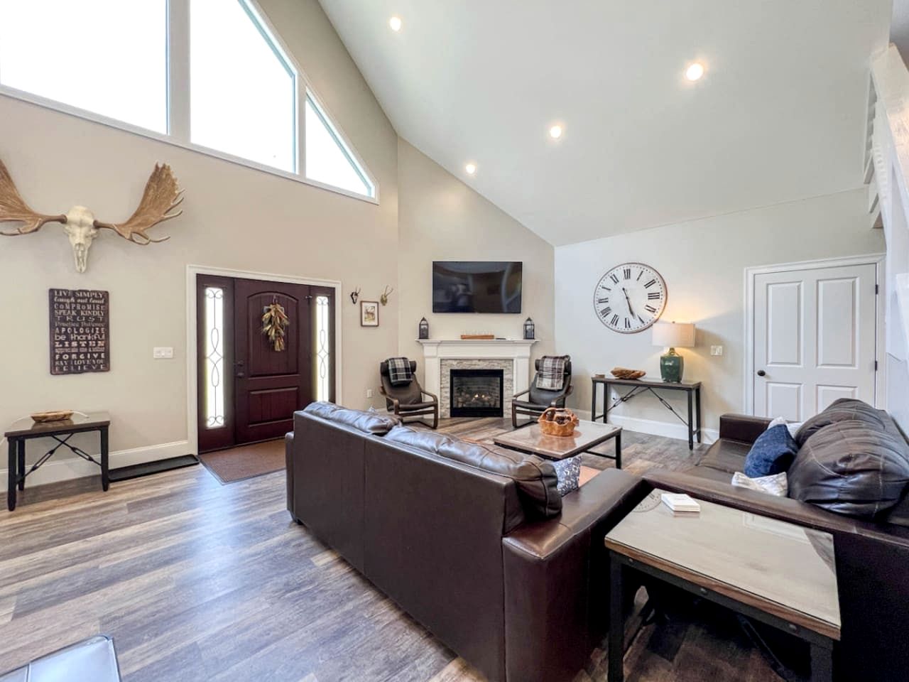 Gorgeous Riverfront Cabin with Games in North Conway, New Hampshire