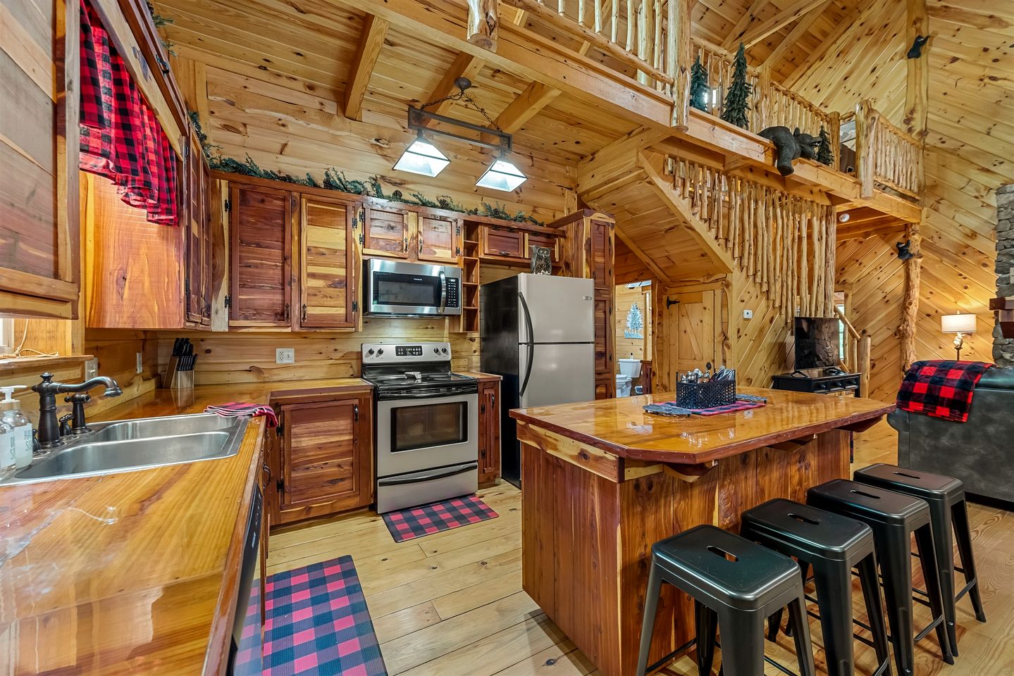 Gorgeous Rural Cabin with Game Room and Fire Pit in Mentone, Alabama