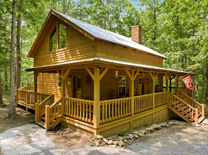 Gorgeous Rural Cabin with Game Room and Fire Pit in Mentone, Alabama
