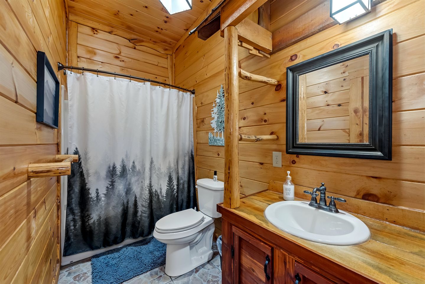 Gorgeous Rural Cabin with Game Room and Fire Pit in Mentone, Alabama