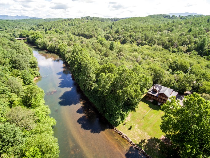 Cabins (Copperhill, Tennessee, United States)