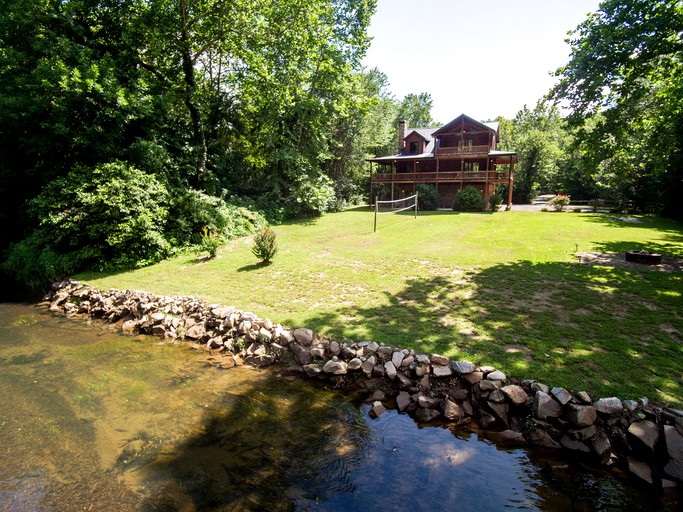 Cabins (Copperhill, Tennessee, United States)