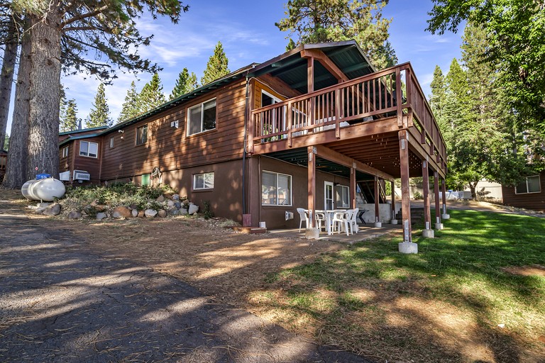 Cabins (United States of America, Lake Almanor, California)
