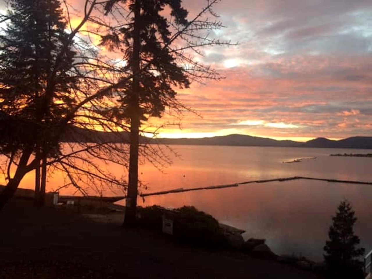 Gorgeous Secluded Cabin with Amazing Views in Lake Almanor, California