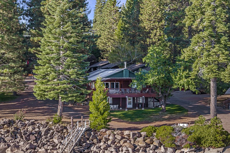 Cabins (United States of America, Lake Almanor, California)