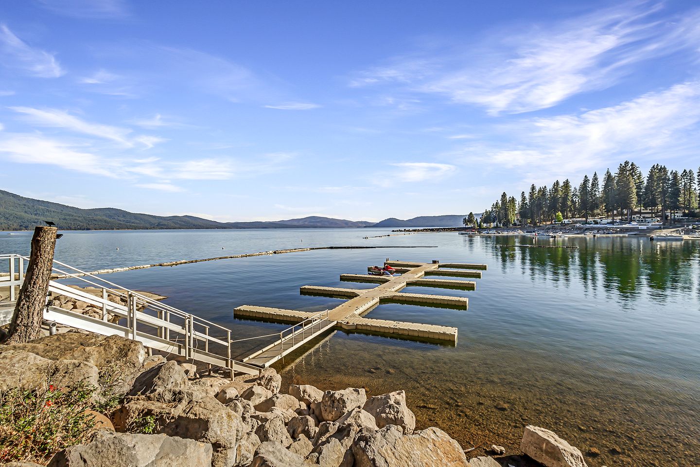 Gorgeous Secluded Cabin with Amazing Views in Lake Almanor, California
