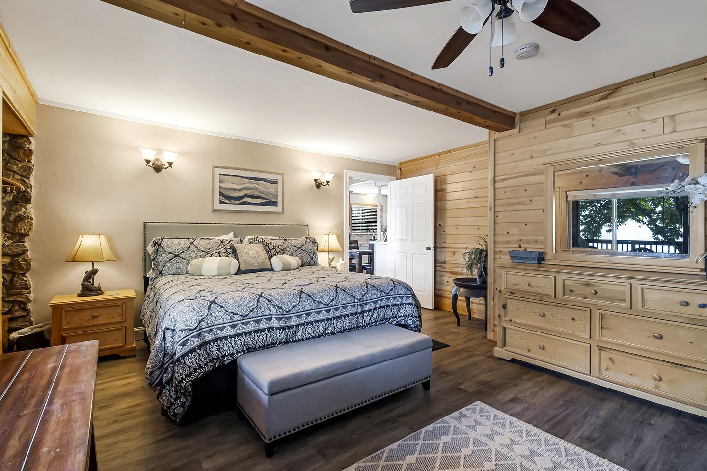 Gorgeous Secluded Cabin with Amazing Views in Lake Almanor, California