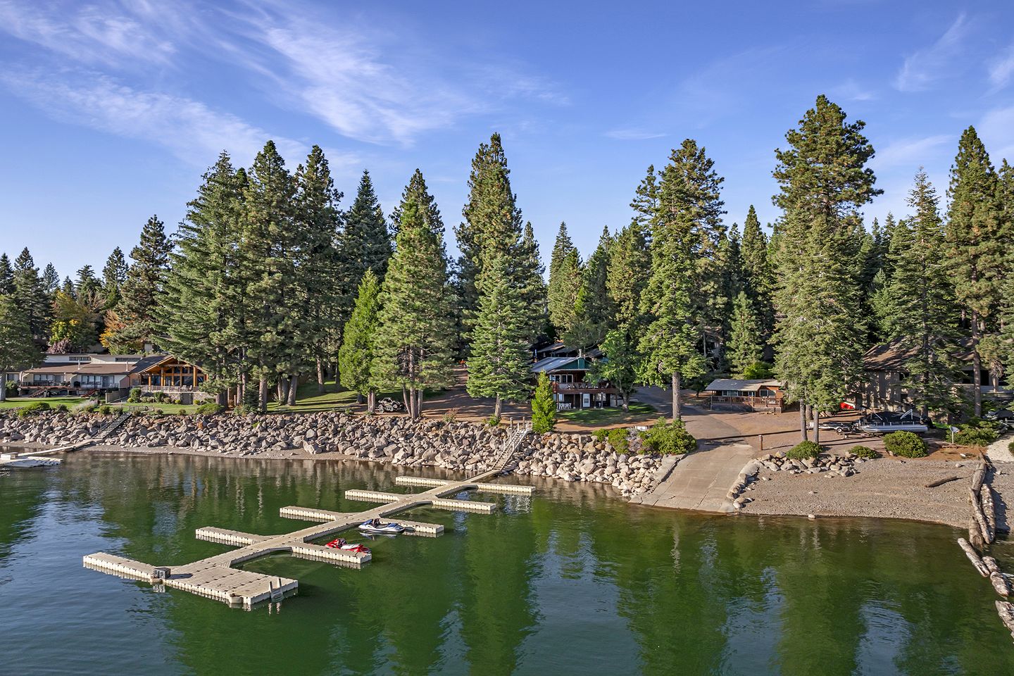 Gorgeous Secluded Cabin with Amazing Views in Lake Almanor, California