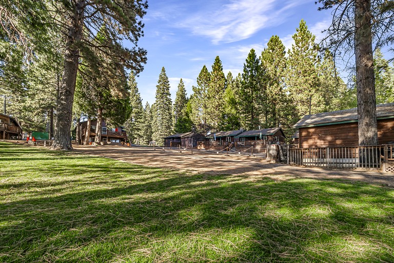 Cabins (United States of America, Lake Almanor, California)