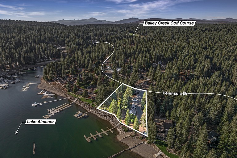 Cabins (United States of America, Lake Almanor, California)