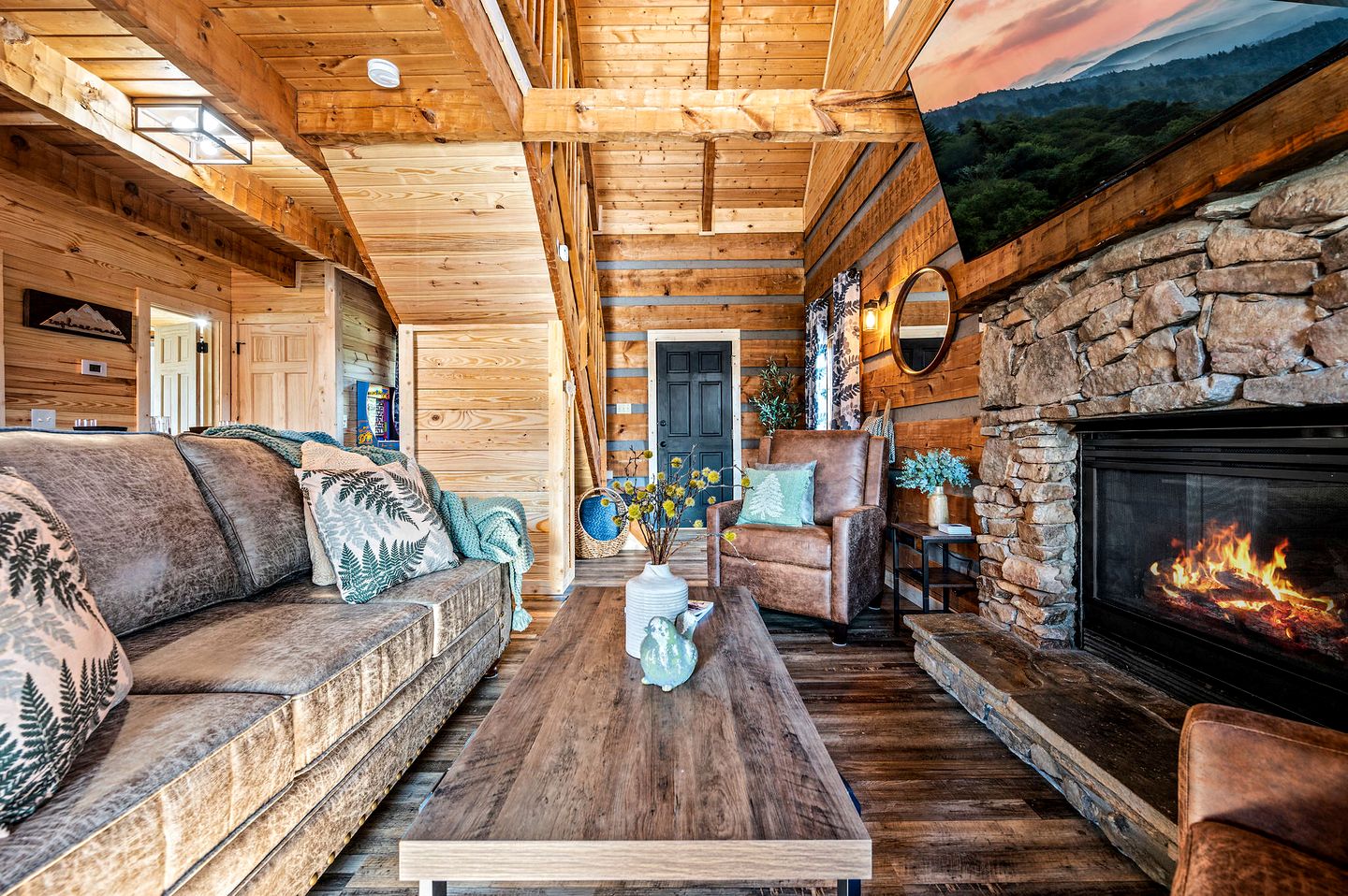 Gorgeous Secluded Cabin with Fire Pit and Barbecue in Sevierville, Tennessee