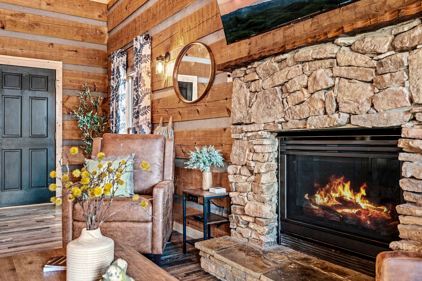 Gorgeous Secluded Cabin with Fire Pit and Barbecue in Sevierville, Tennessee