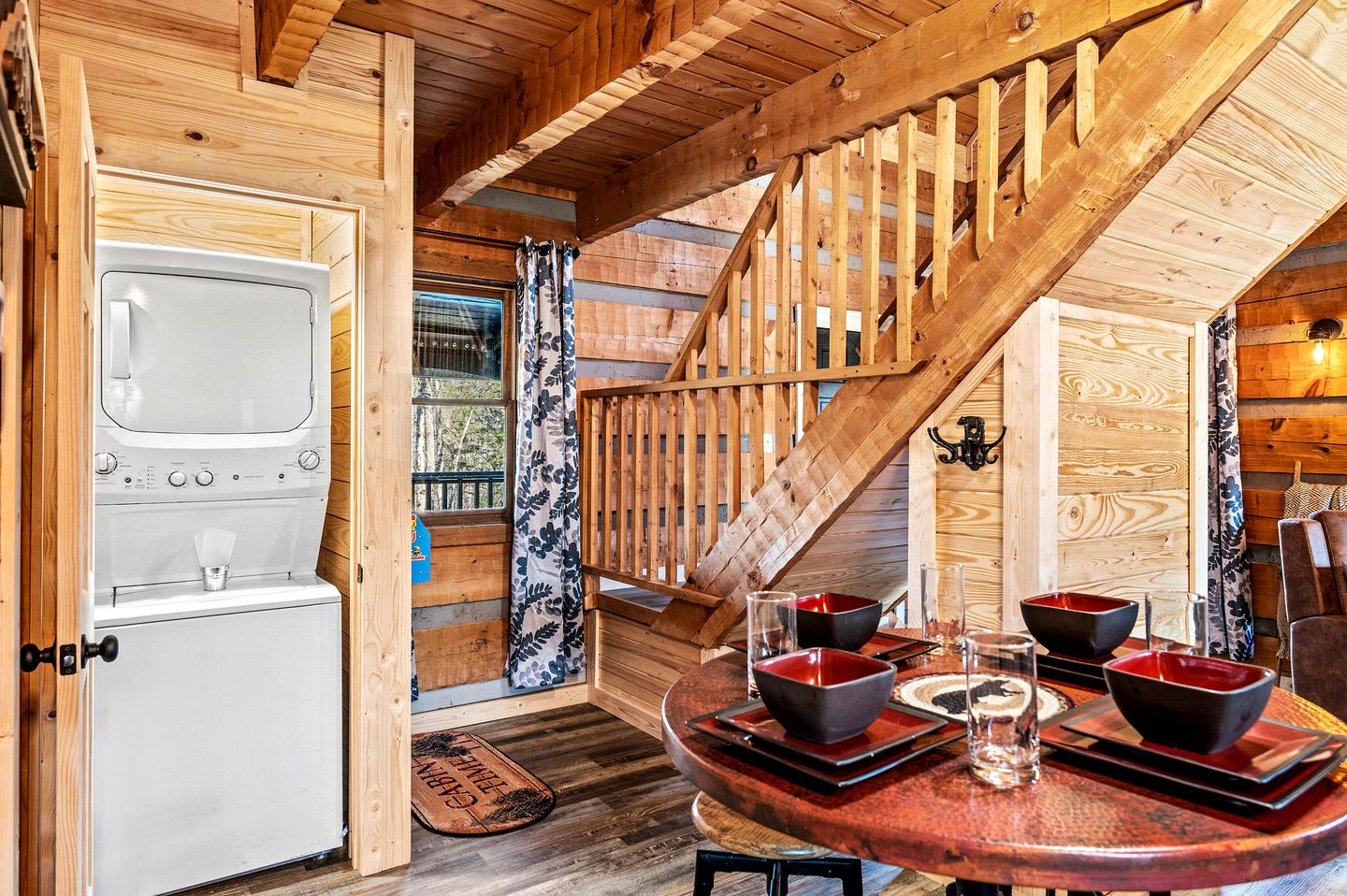 Gorgeous Secluded Cabin with Fire Pit and Barbecue in Sevierville, Tennessee