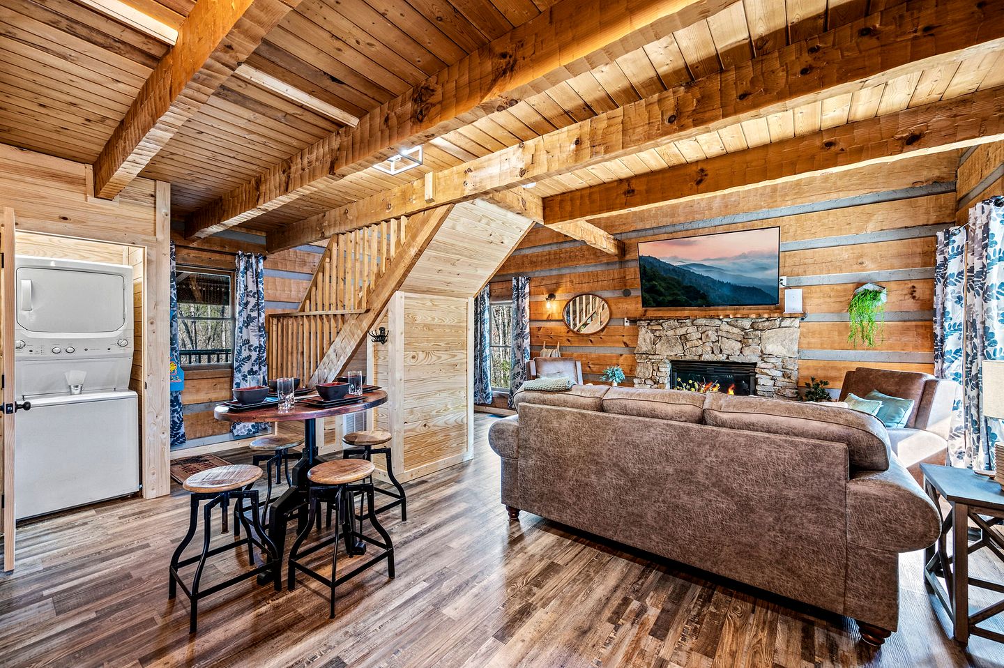 Gorgeous Secluded Cabin with Fire Pit and Barbecue in Sevierville, Tennessee