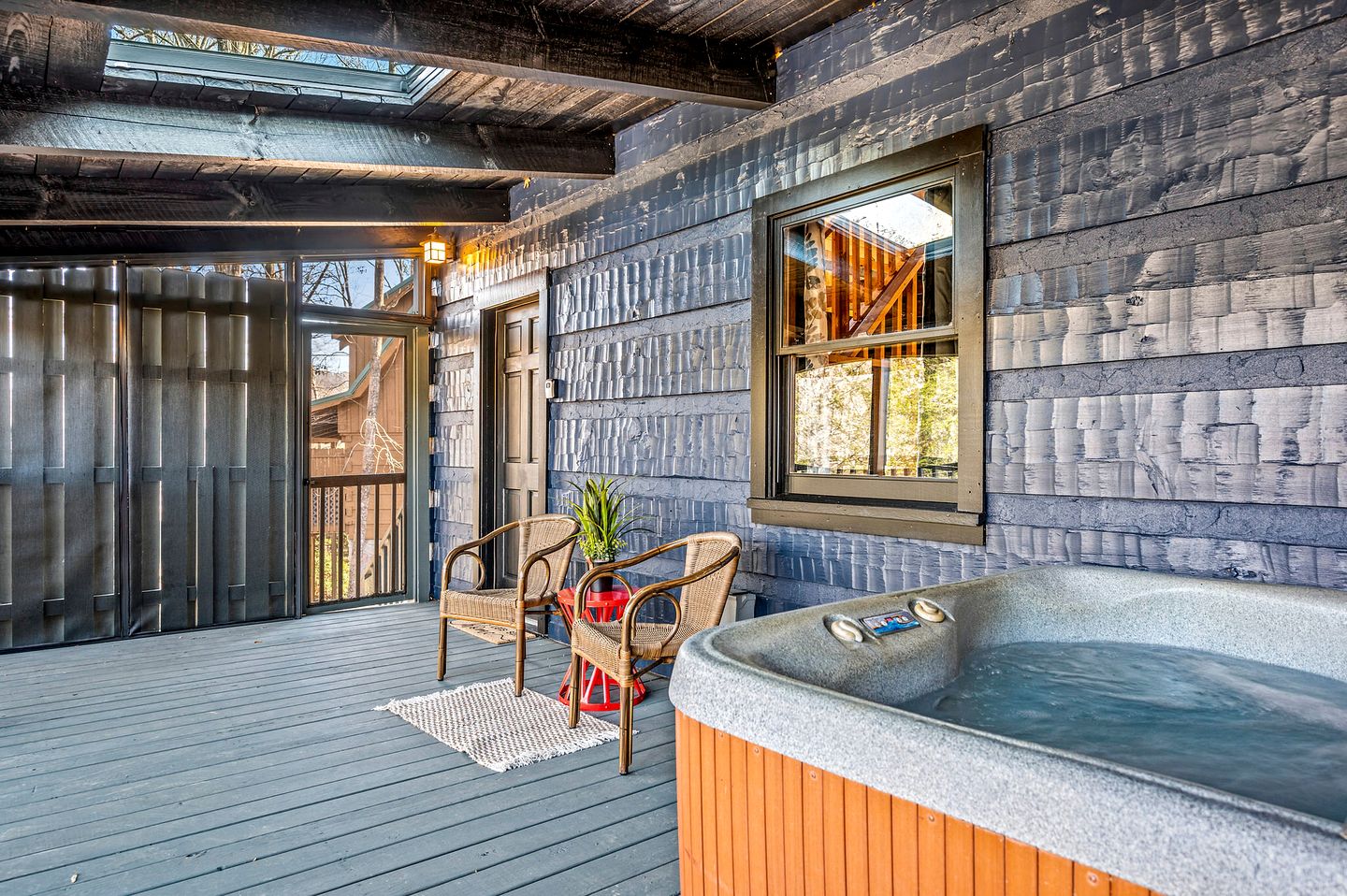Gorgeous Secluded Cabin with Fire Pit and Barbecue in Sevierville, Tennessee