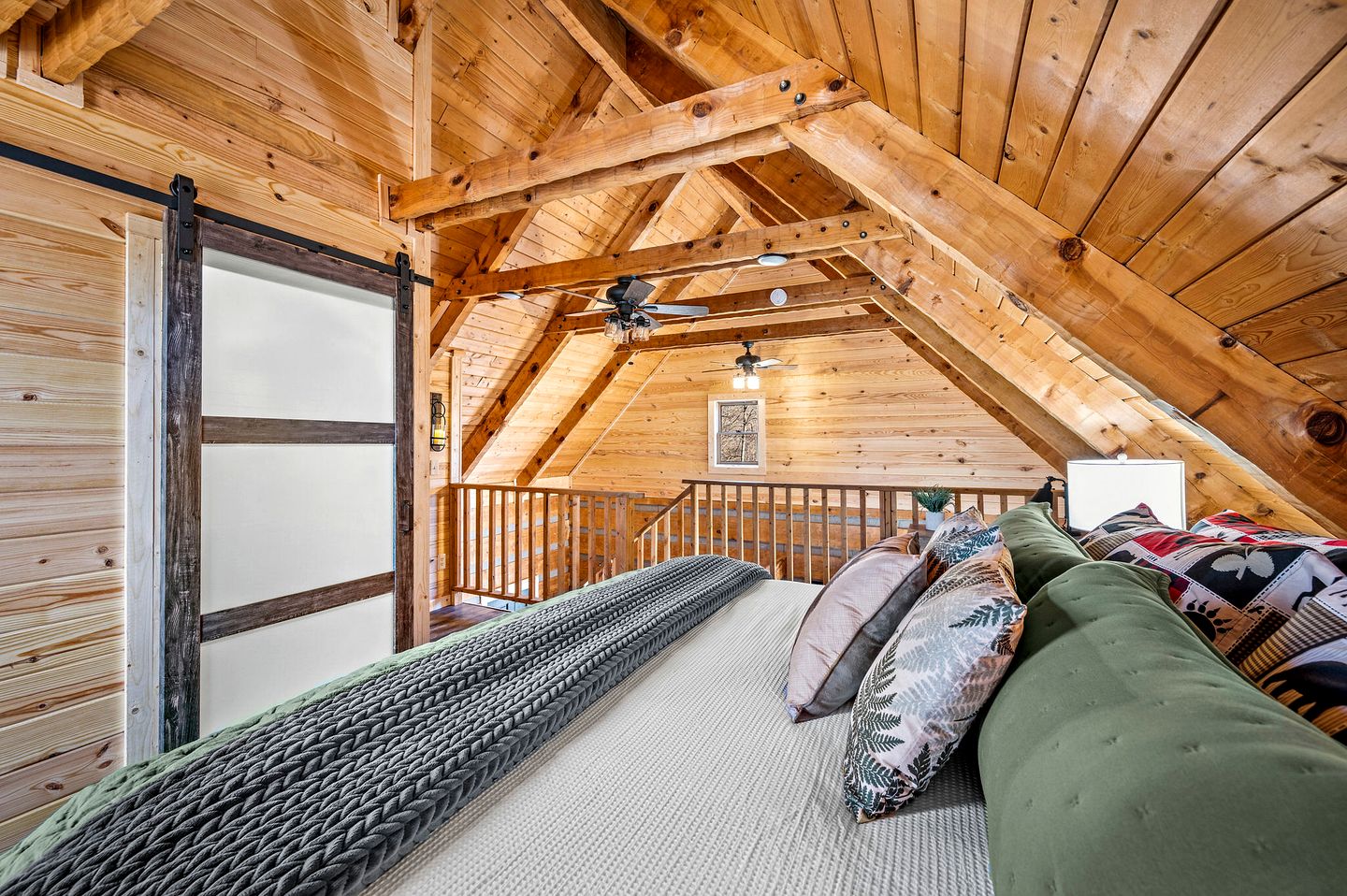 Gorgeous Secluded Cabin with Fire Pit and Barbecue in Sevierville, Tennessee